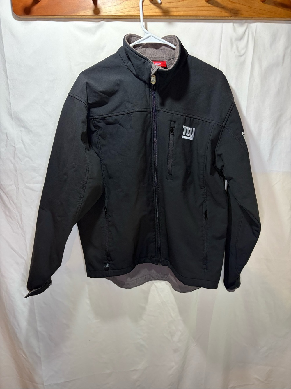 NFL Women’s Black Giants New York Softshell Jacket Zip Pockets